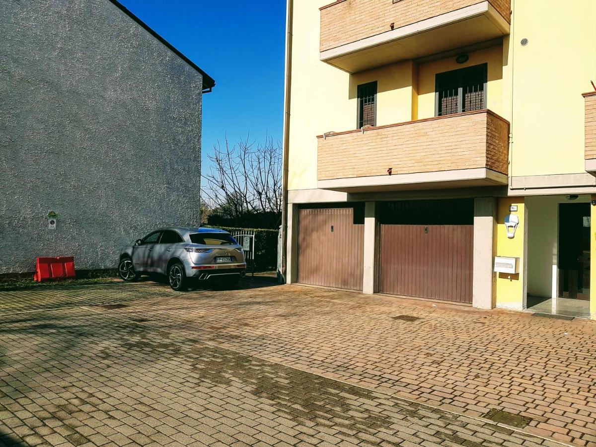 Guest Holiday Filangieri 1 Reggio Emilia Exterior photo